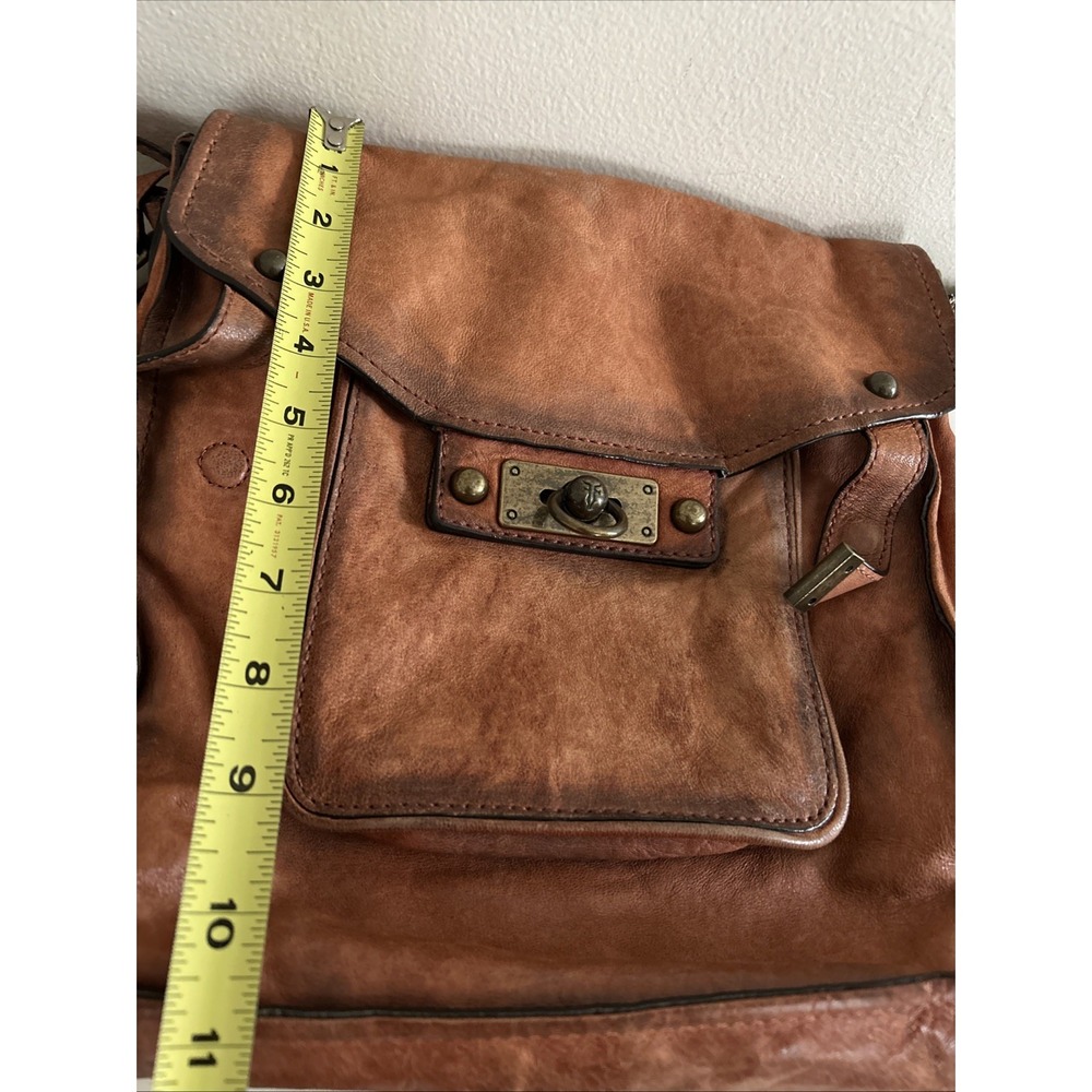 Frye Cameron Magazine Crossbody Leather Bag with Dust Bag Brown Distressed‎ - Picture 9 of 13